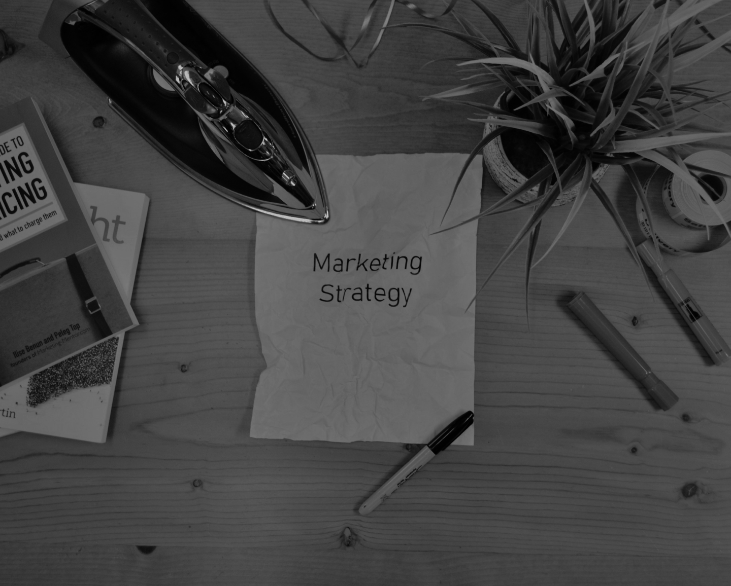 Cómo crear una estrategia integral de marketing hotelero: guía paso a paso - banner