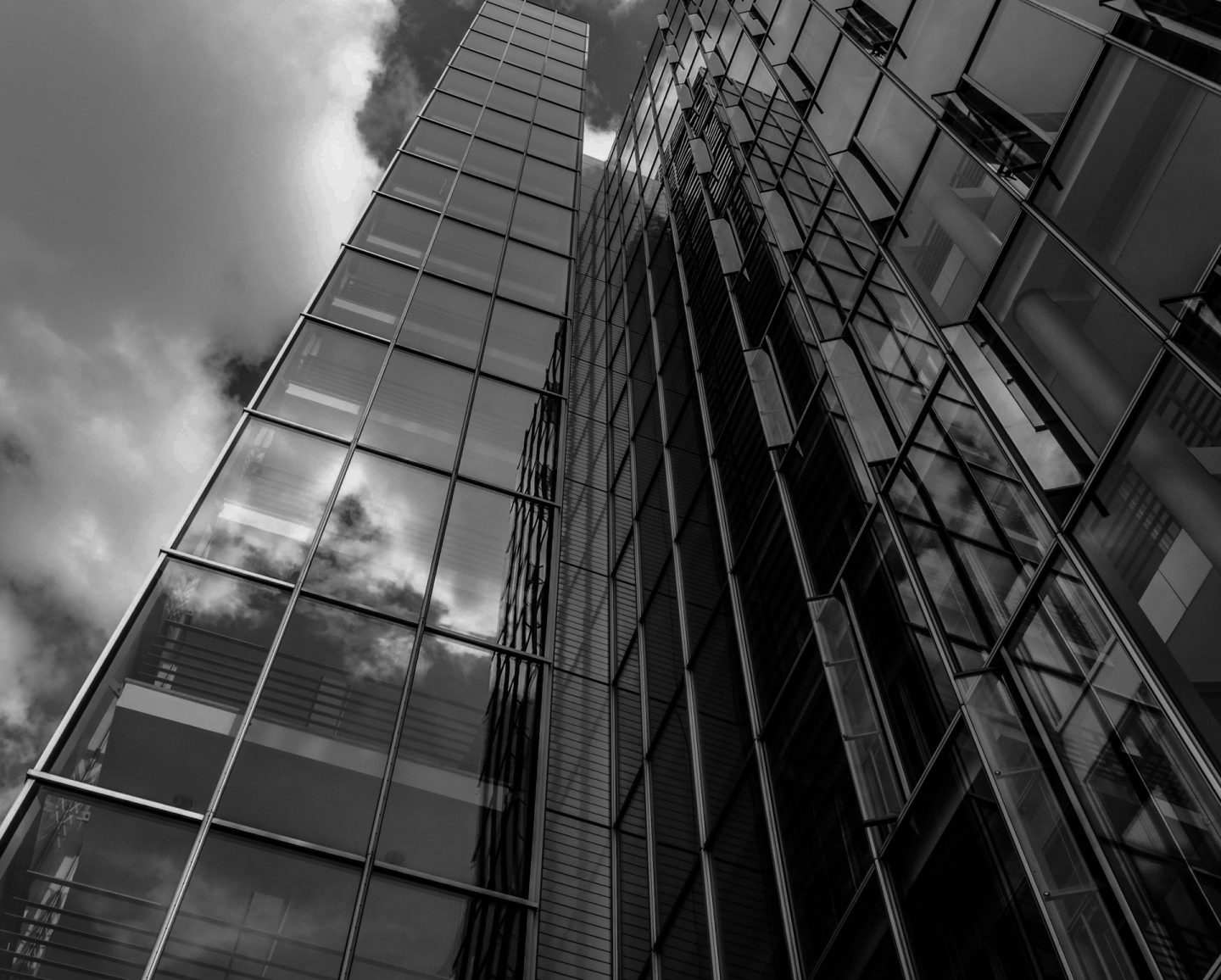 استكشاف جواهر بودابست الخفية: أفضل شركات AEO، وGEO، وLLMO 