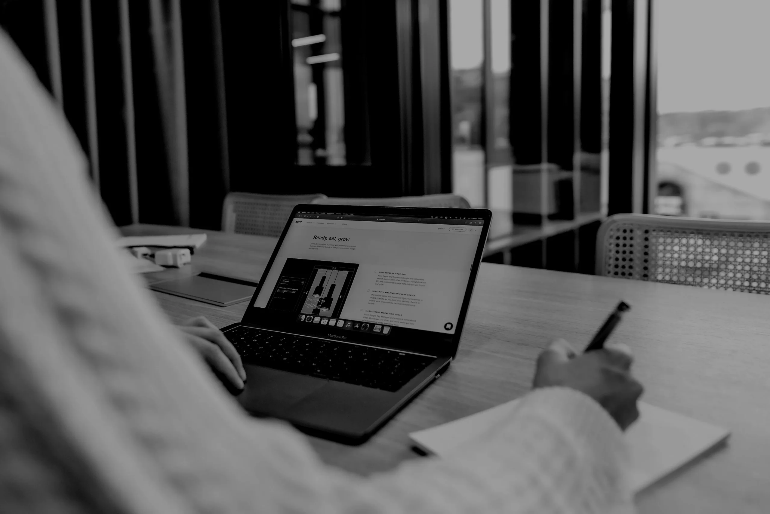 Die 23 besten Unternehmen für maßgeschneiderte Webentwicklung (2026) – Banner